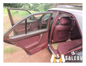 c180 Mercedes benz - 2