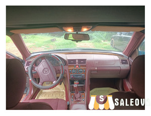 c180 Mercedes benz - 2